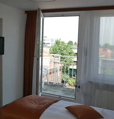 Komfort 3* Λούντβιχσμπουργκ